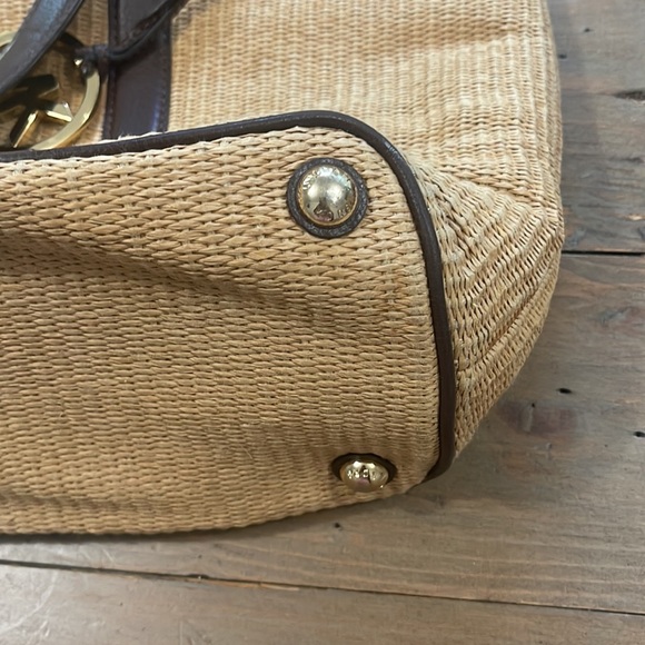 Michael Kors straw summer tote. Removable pouch inside. - Picture 4 of 11